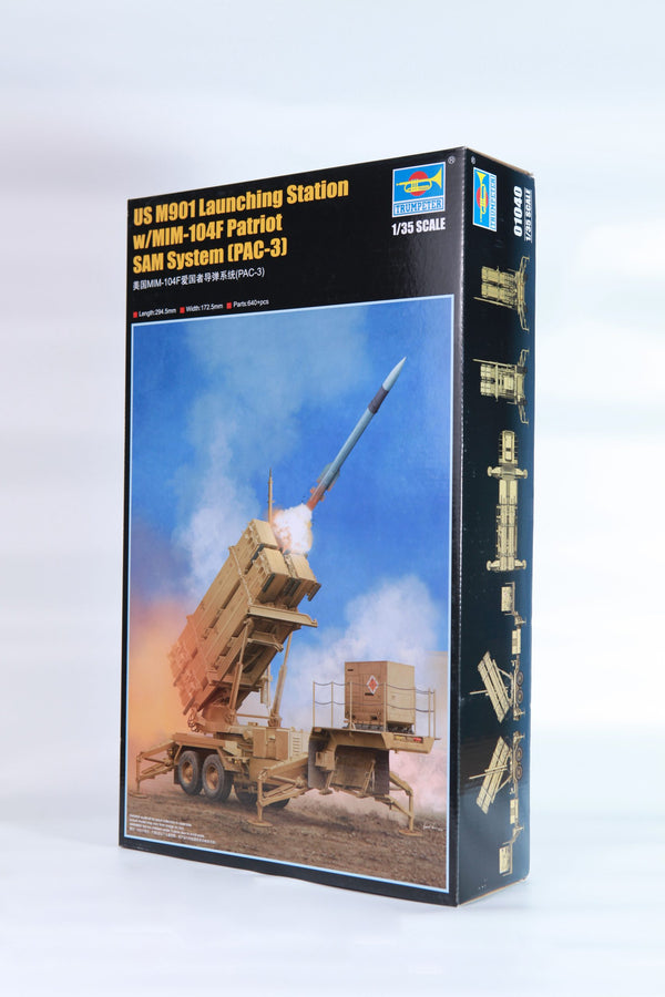1/35 TR01040 US M901 LAUNCHING STATION WITH MIM-104F PATRIOT SAM SYSTEM (PAC-3)