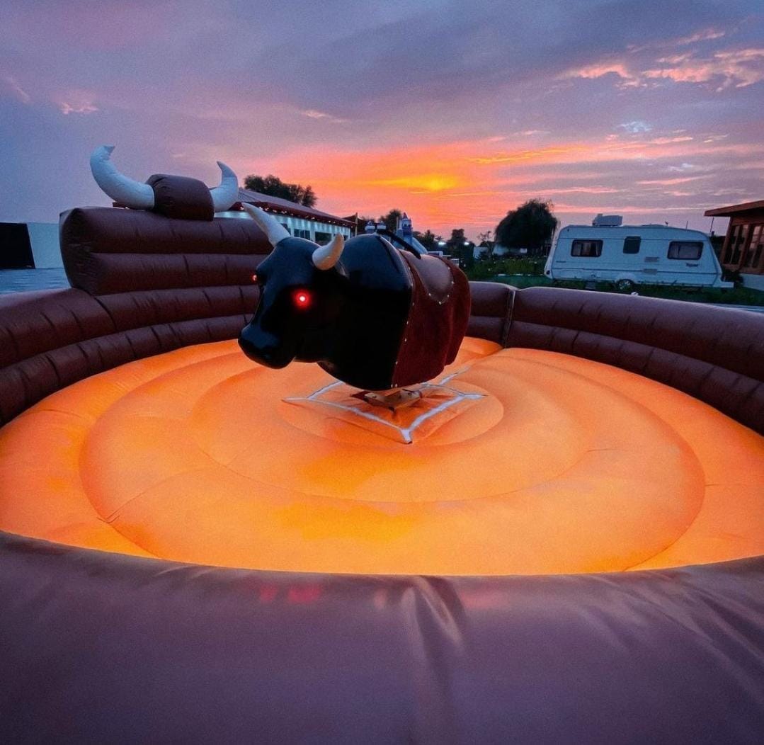 Inflatable bull pool inflatable mat for mechanical bull – Bait AL Tarfeeh