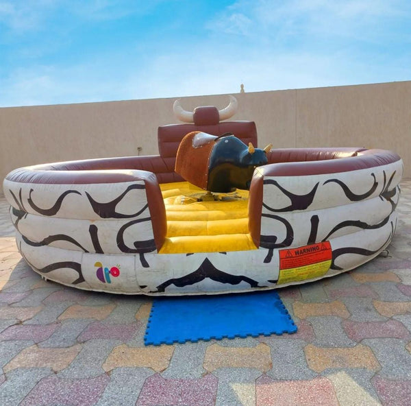 Inflatable bull pool inflatable mat for mechanical bull