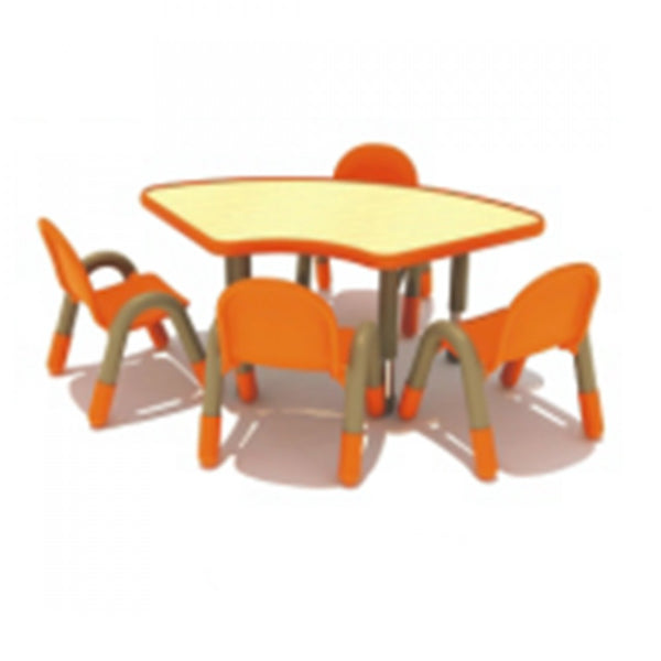مجموعة الطاولة مع أربع كراسي للأطفال